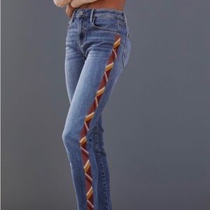 Anthropologie Driftwood Jackie Embroidered Skinny Jeans Size 29 NWT
